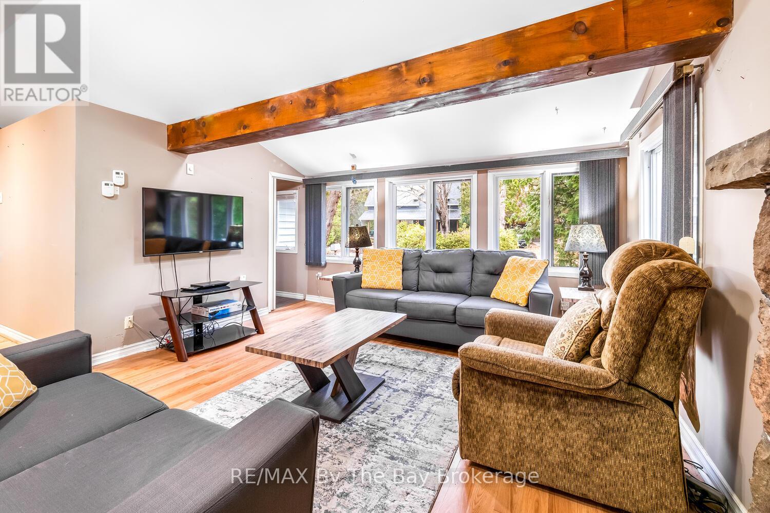 1120 King Edward Avenue, South Bruce Peninsula, Ontario  N0H 2G0 - Photo 14 - X12251015