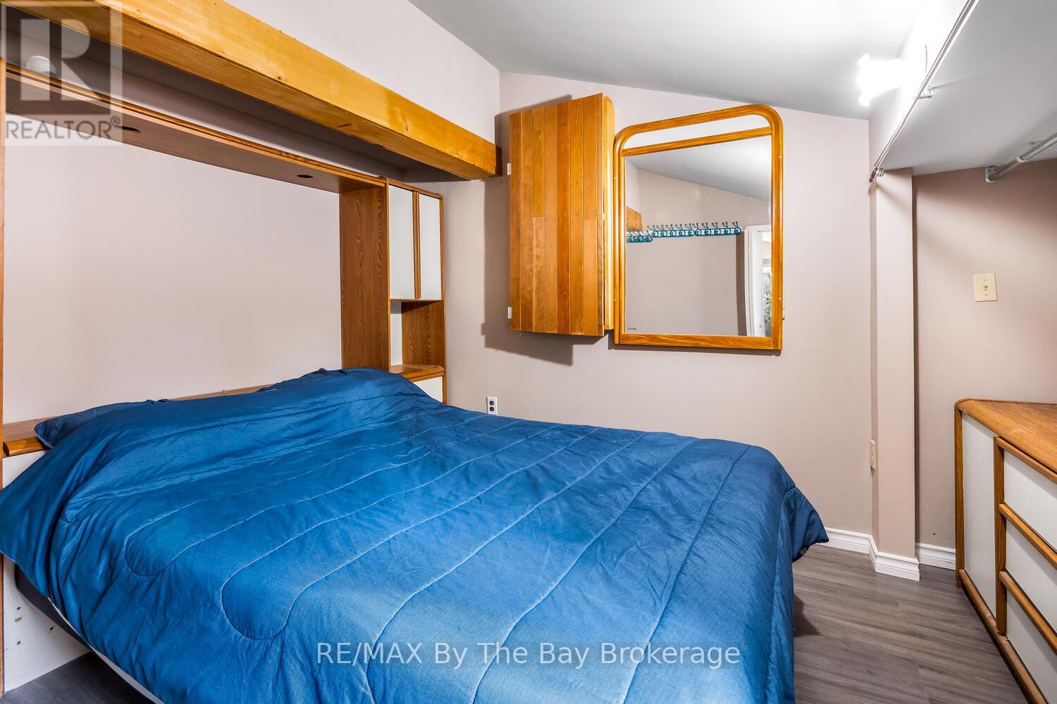 1120 King Edward Avenue, South Bruce Peninsula, Ontario  N0H 2G0 - Photo 16 - X12251015