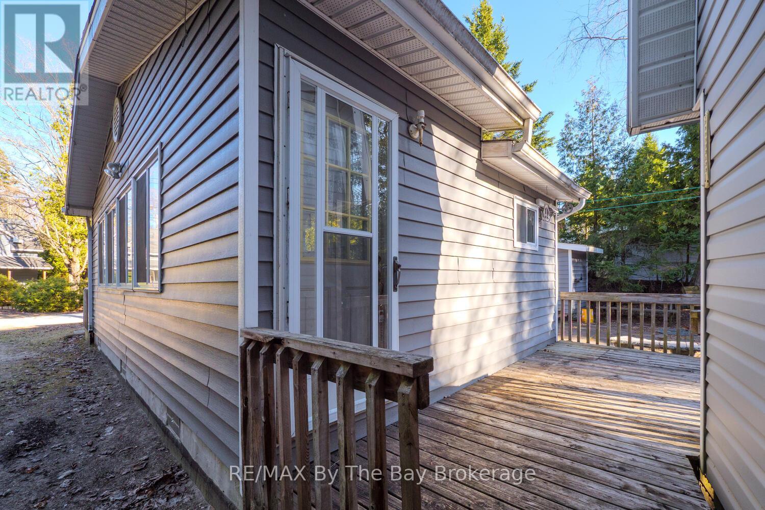 1120 King Edward Avenue, South Bruce Peninsula, Ontario  N0H 2G0 - Photo 22 - X12251015