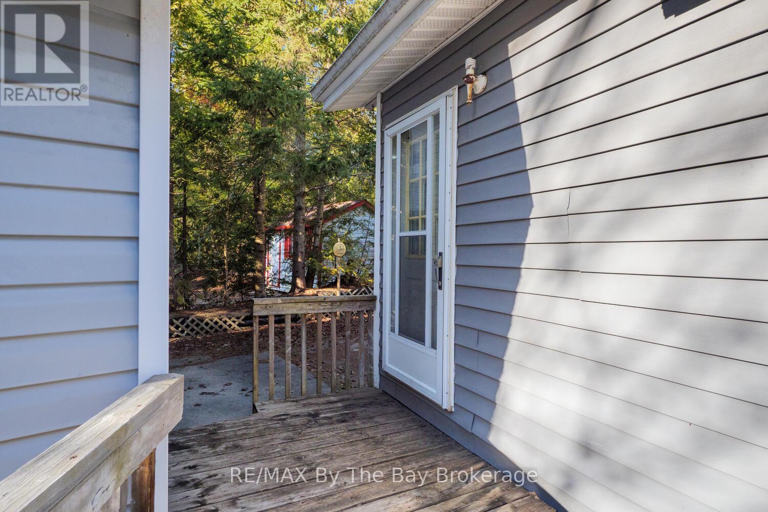 1120 King Edward Avenue, South Bruce Peninsula, Ontario  N0H 2G0 - Photo 23 - X12251015