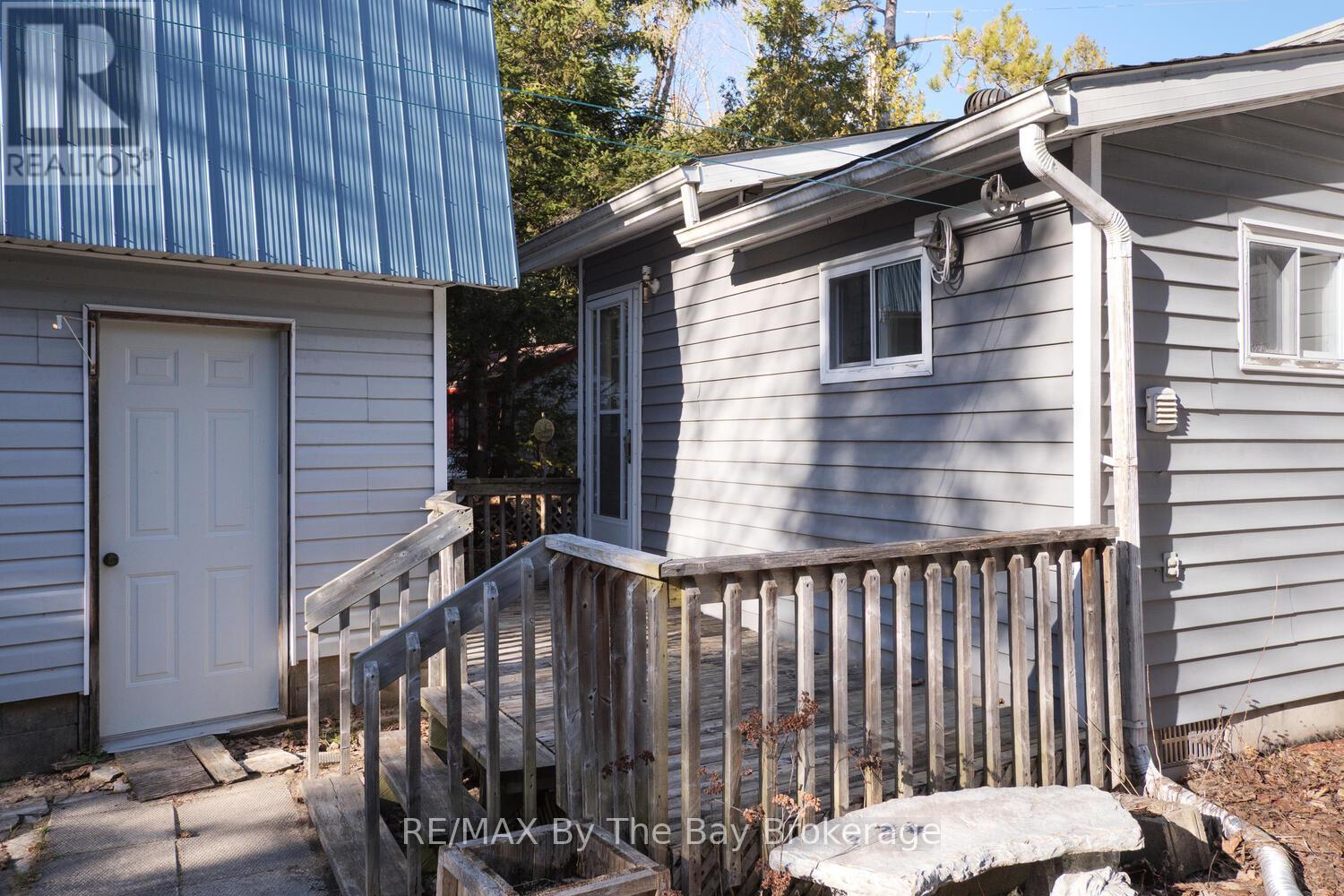 1120 King Edward Avenue, South Bruce Peninsula, Ontario  N0H 2G0 - Photo 28 - X12251015