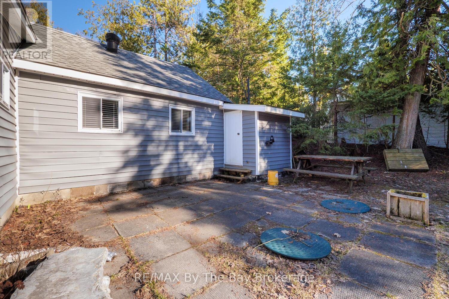 1120 King Edward Avenue, South Bruce Peninsula, Ontario  N0H 2G0 - Photo 29 - X12251015