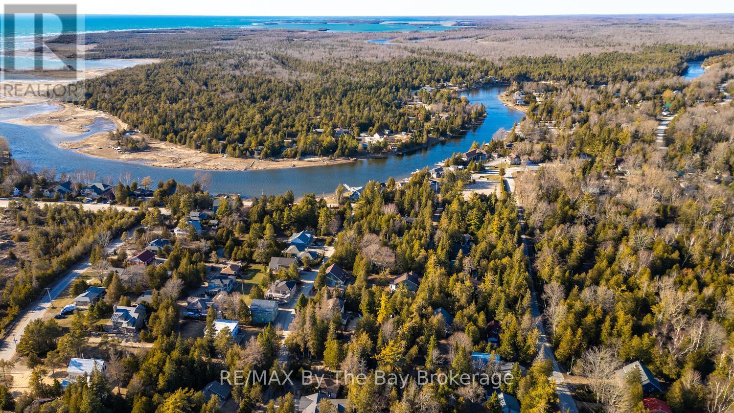 1120 King Edward Avenue, South Bruce Peninsula, Ontario  N0H 2G0 - Photo 32 - X12251015