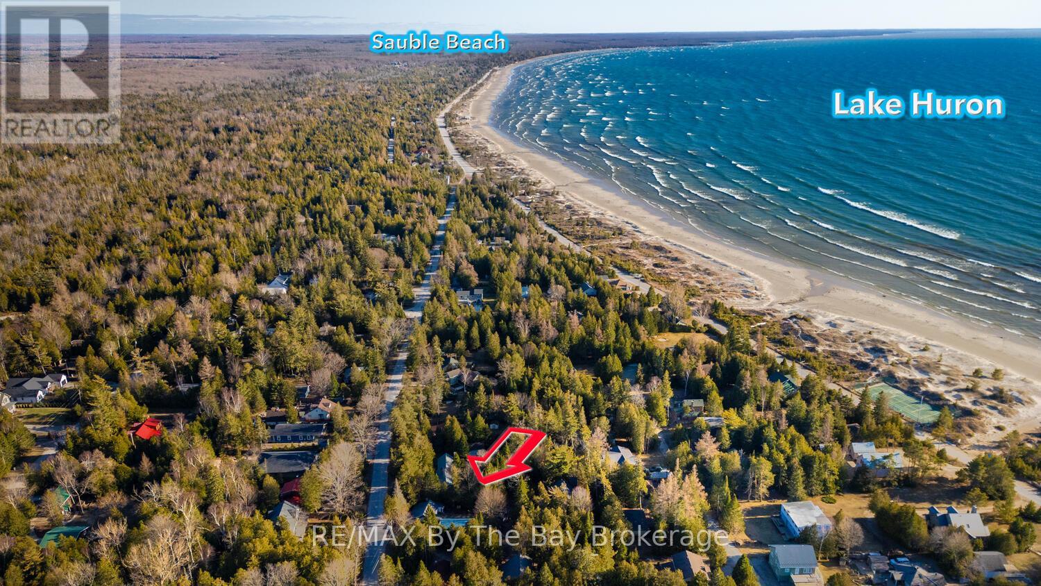 1120 King Edward Avenue, South Bruce Peninsula, Ontario  N0H 2G0 - Photo 35 - X12251015