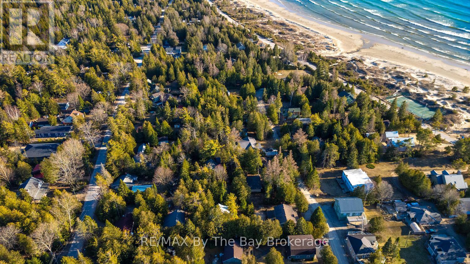 1120 King Edward Avenue, South Bruce Peninsula, Ontario  N0H 2G0 - Photo 36 - X12251015