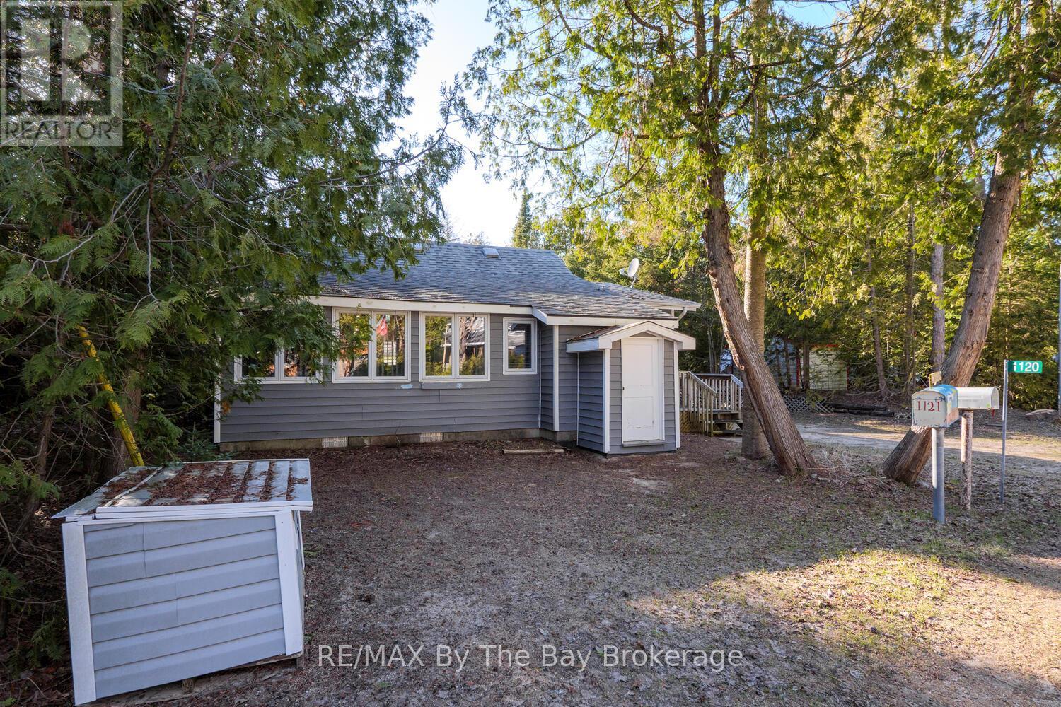 1120 King Edward Avenue, South Bruce Peninsula, Ontario  N0H 2G0 - Photo 37 - X12251015