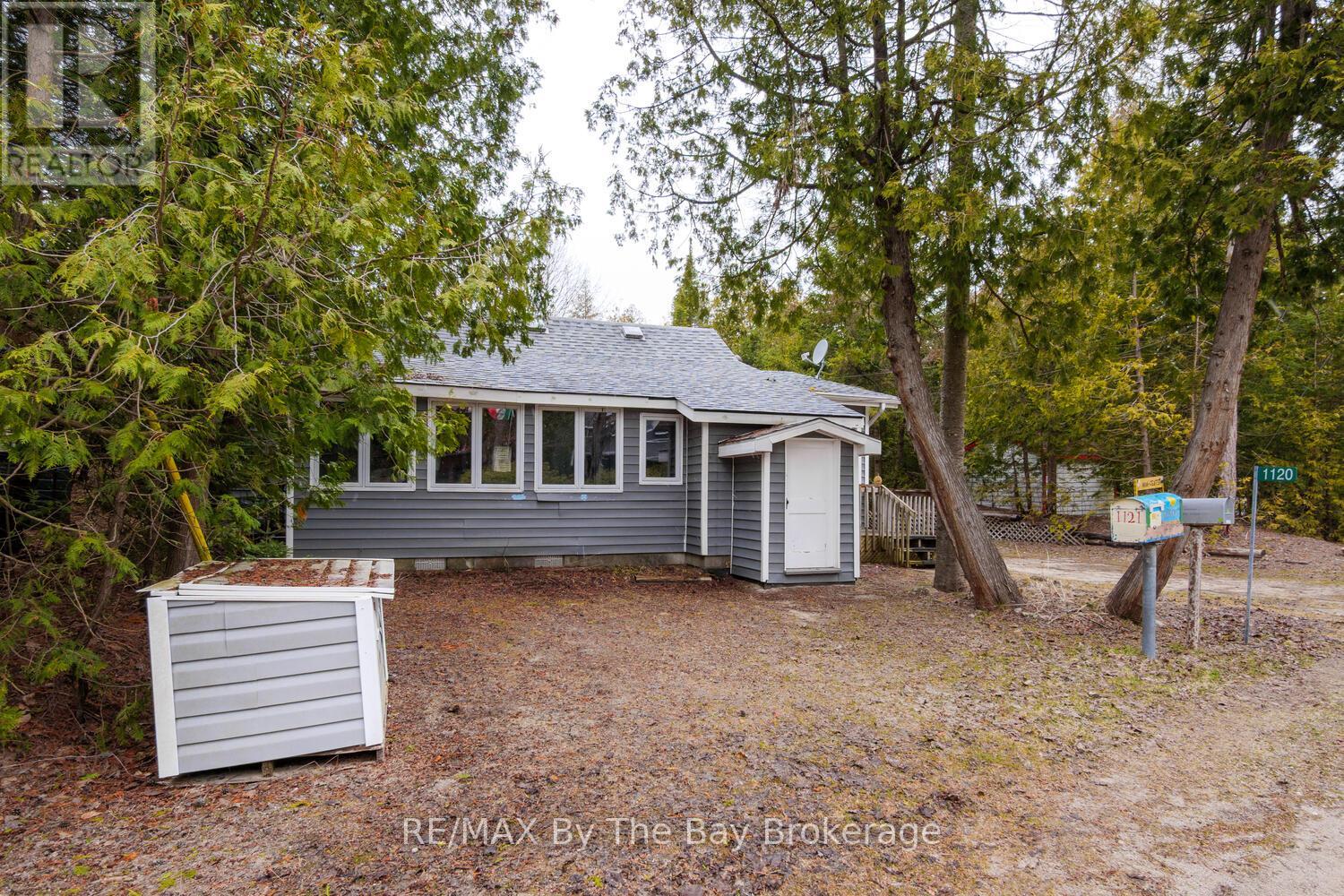 1120 King Edward Avenue, South Bruce Peninsula, Ontario  N0H 2G0 - Photo 48 - X12251015