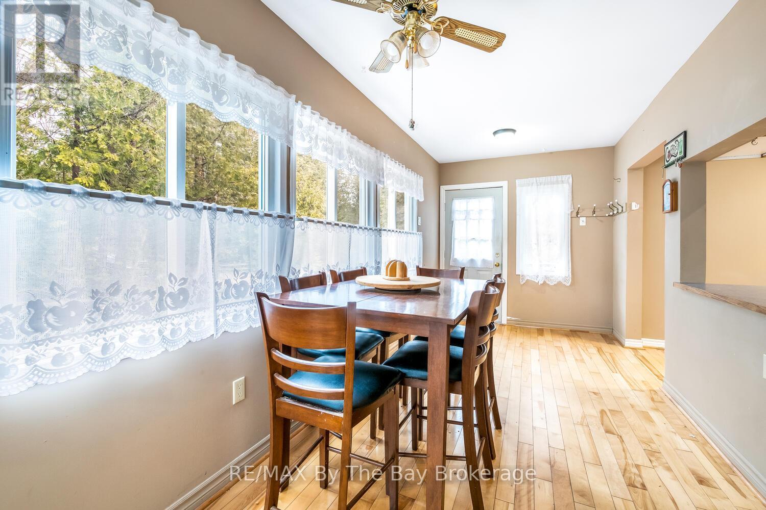 1120 King Edward Avenue, South Bruce Peninsula, Ontario  N0H 2G0 - Photo 9 - X12251015