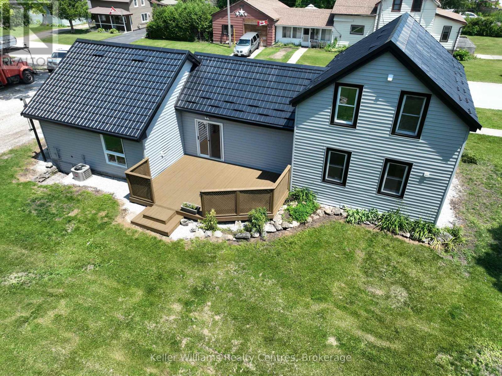 52 QUEEN STREET W, south bruce peninsula, Ontario