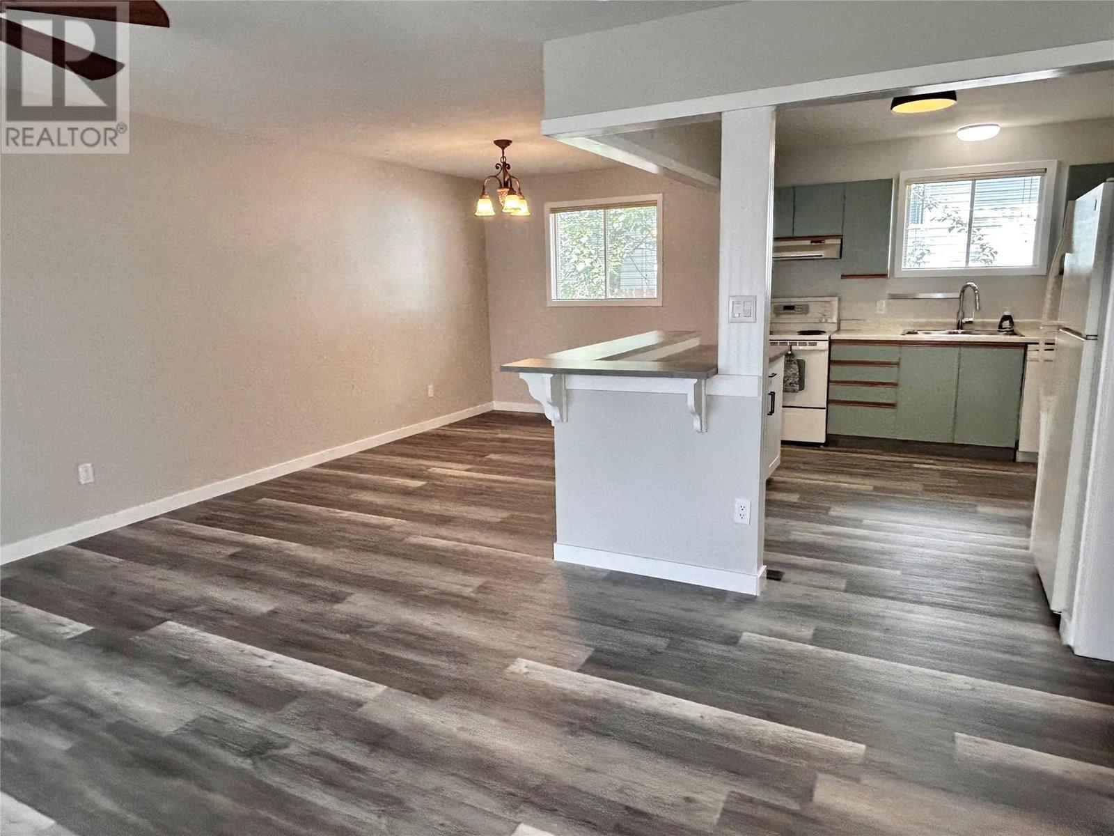 Property at 104 Gwillim Crescent image 4