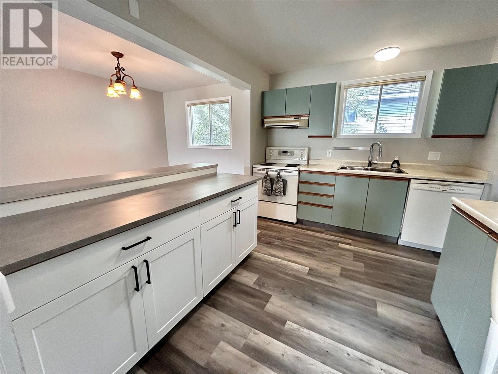Property at 104 Gwillim Crescent image 2