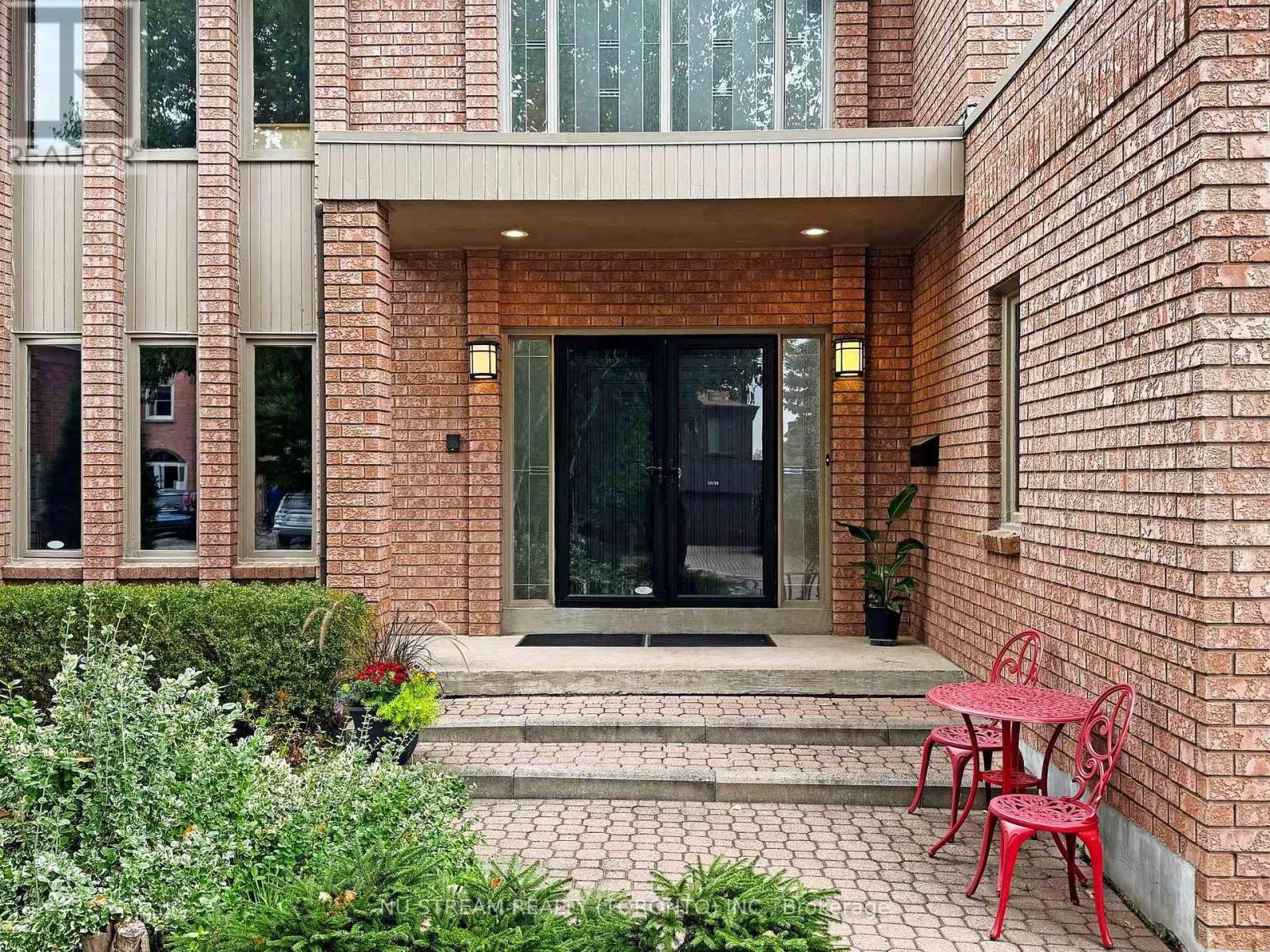Property at 161 ROSE GREEN DRIVE image 2