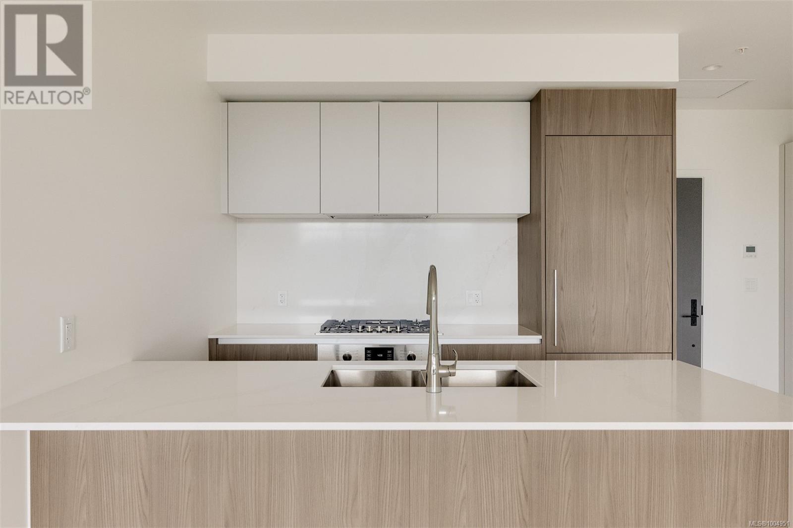 Property at 1603 2000 Hannington Rd image 3