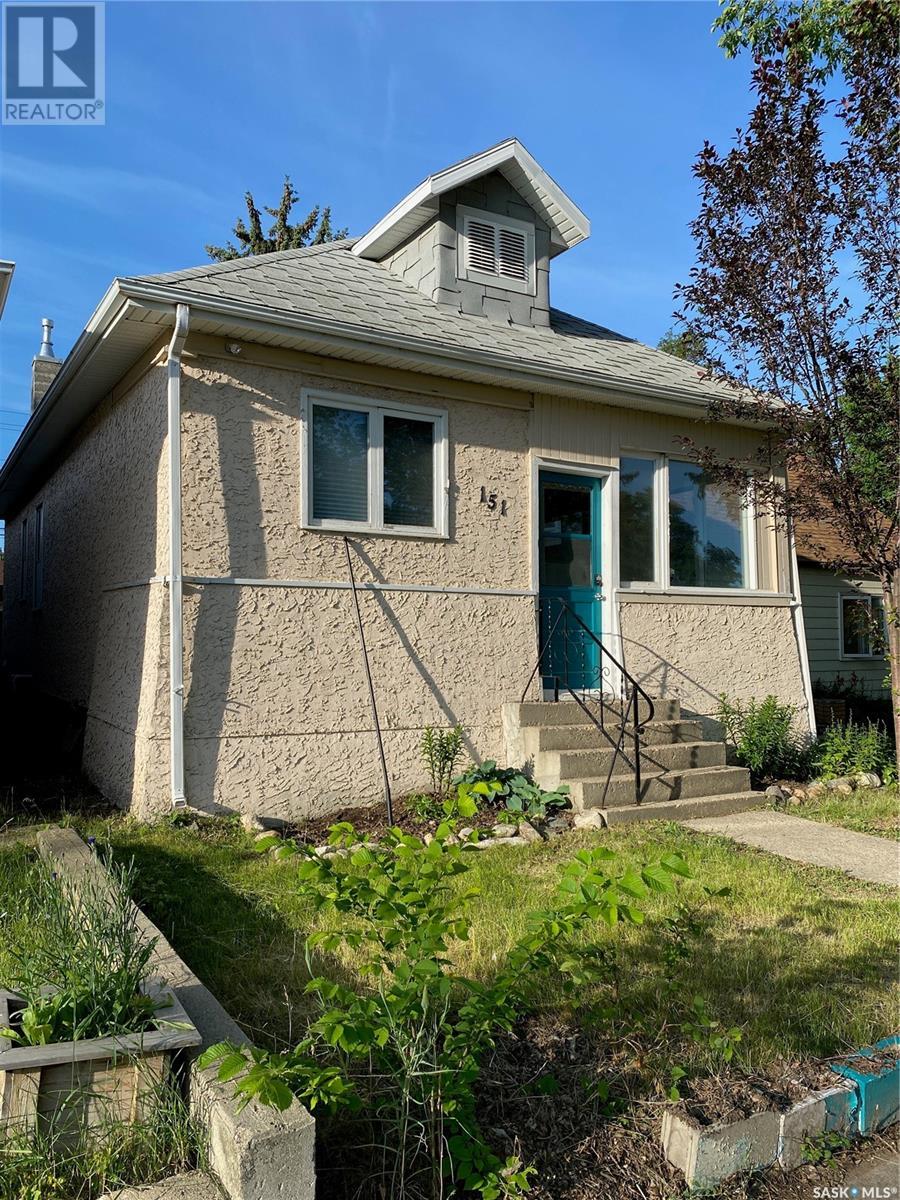 Property at 151 Coteau STREET W image 1