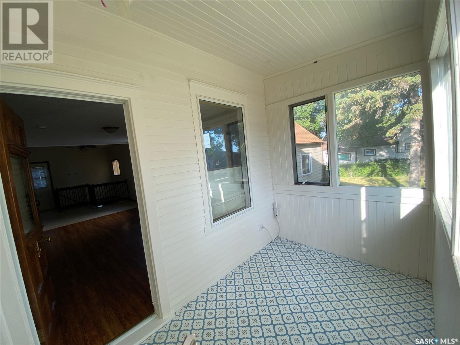 Property at 151 Coteau STREET W image 5