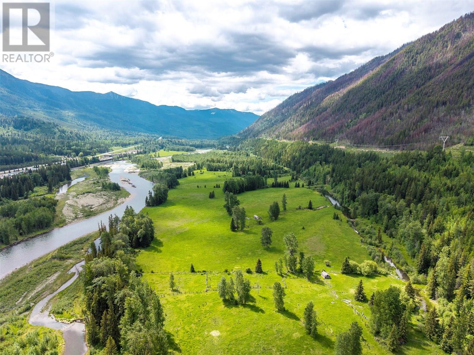 1280 Matevic Road, Sparwood, British Columbia  V0B 2G1 - Photo 2 - 10351664