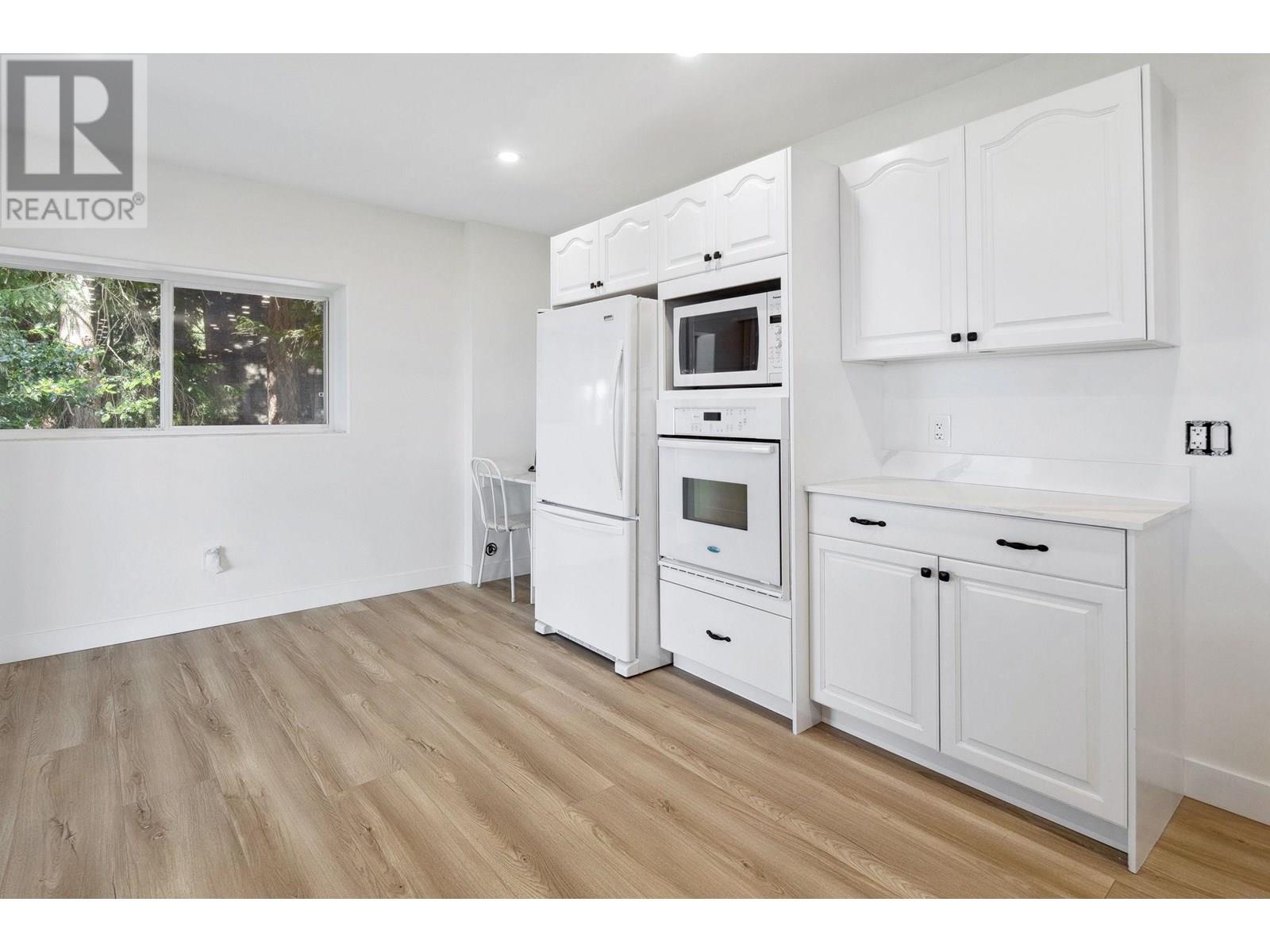 330 Bayview Road, Lions Bay, British Columbia  V0N 2E0 - Photo 8 - R3020910