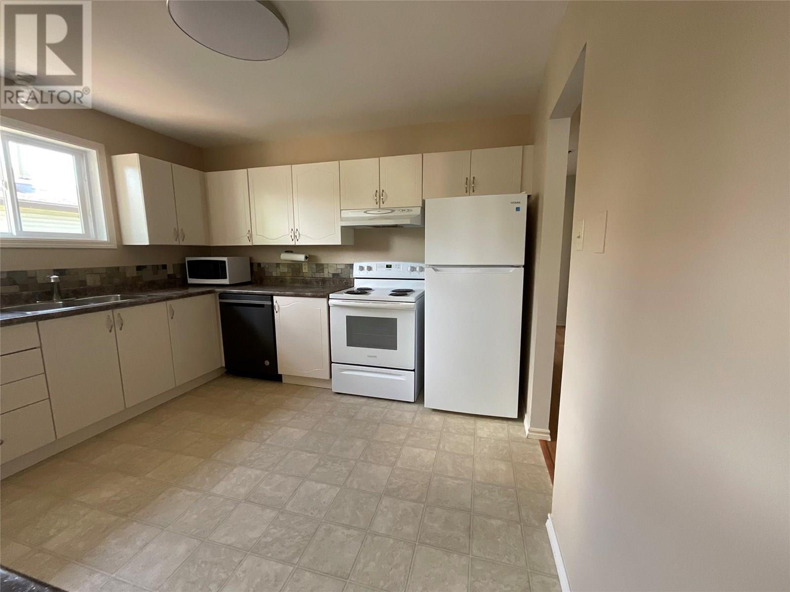 Property at 103 Hambrook Lane image 2