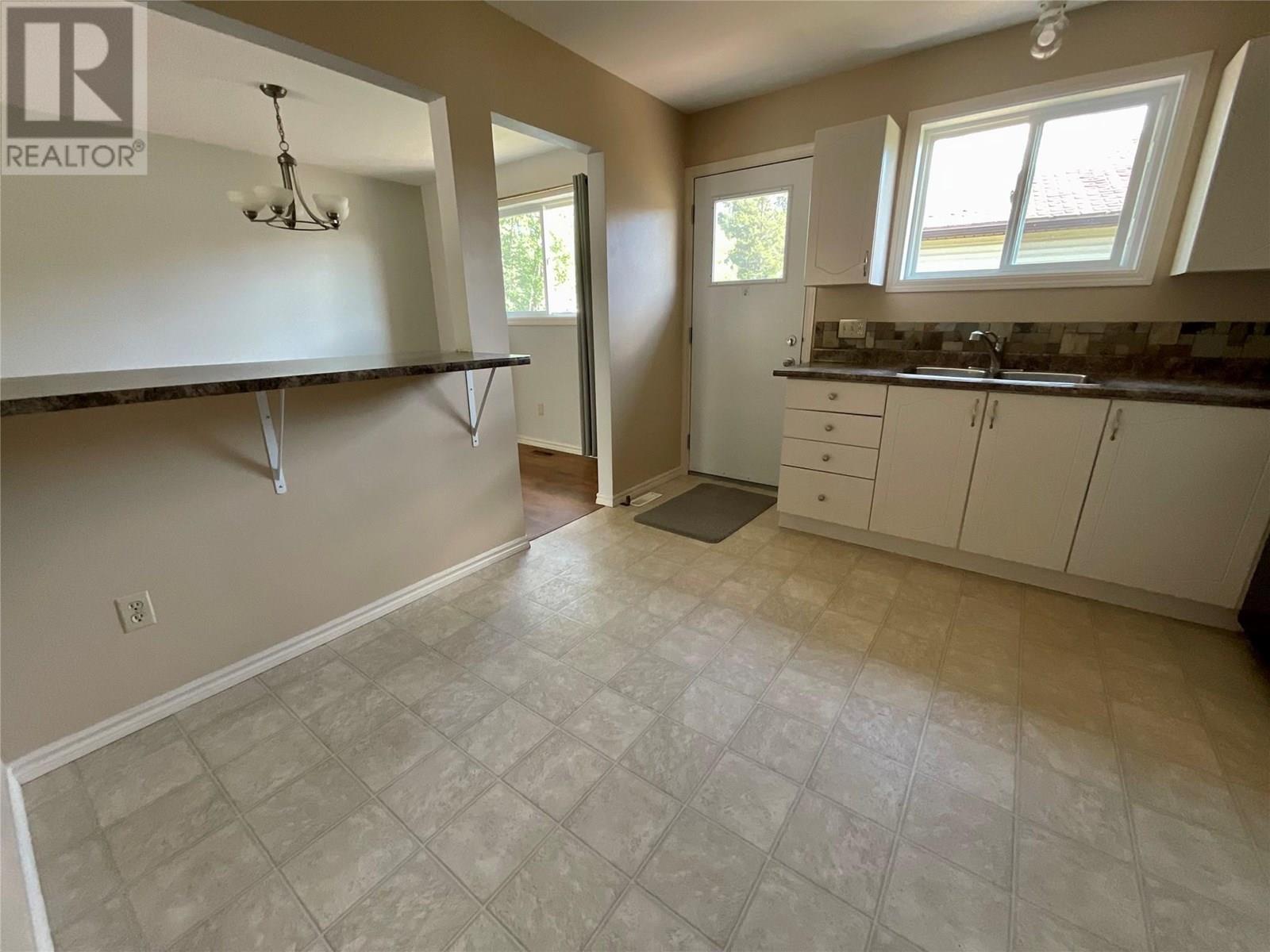 Property at 103 Hambrook Lane image 3