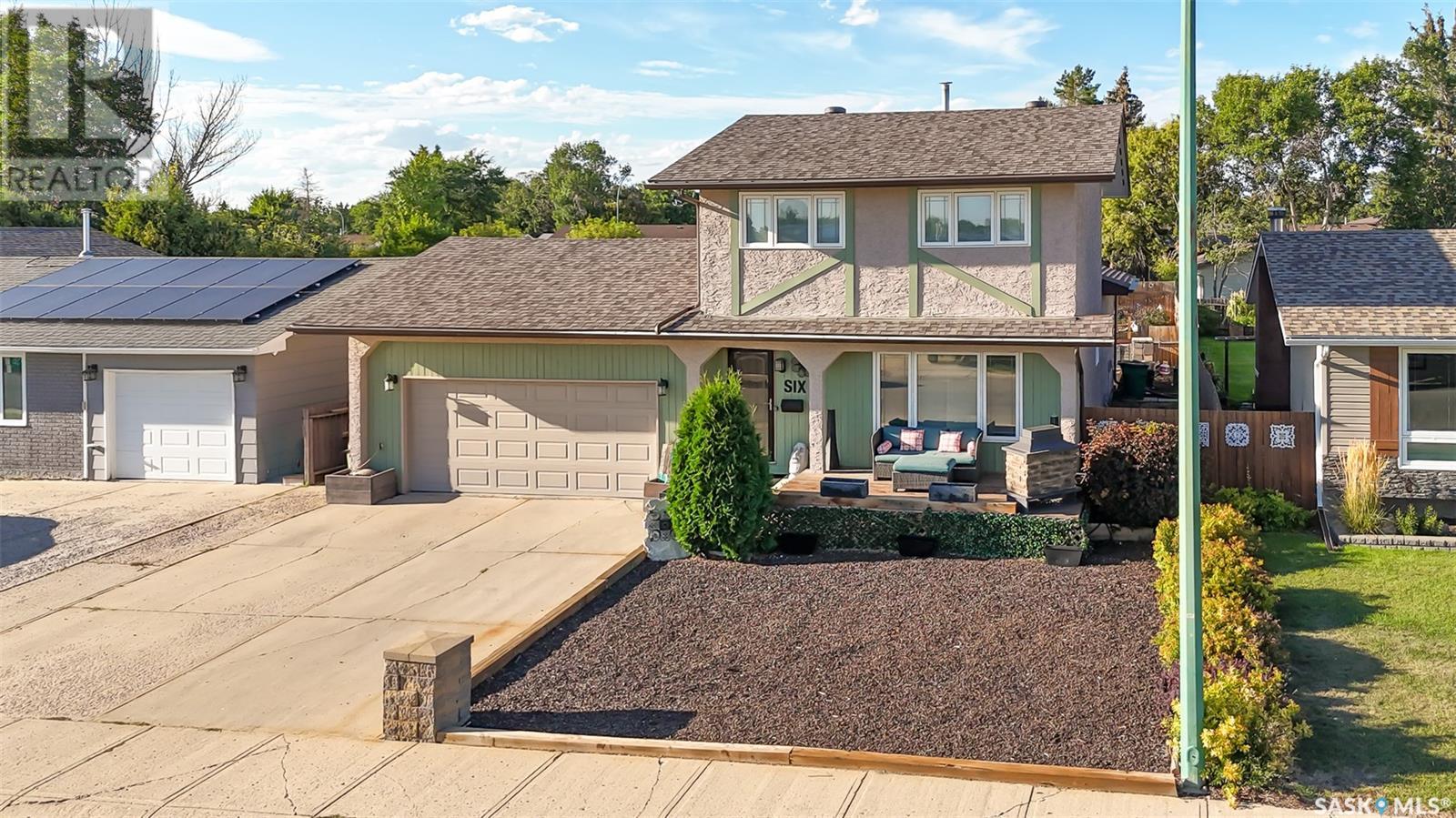 Property at 6 Aster CRESCENT image 2