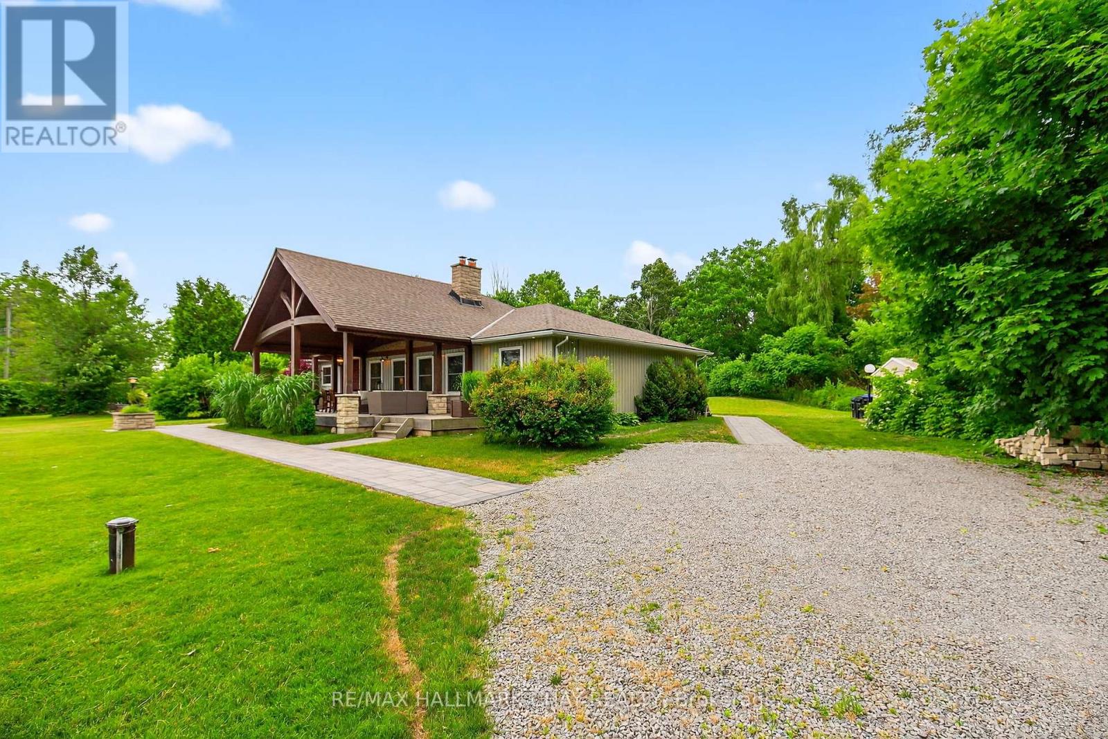 Property at 3954 LAKEVIEW ROAD image 4