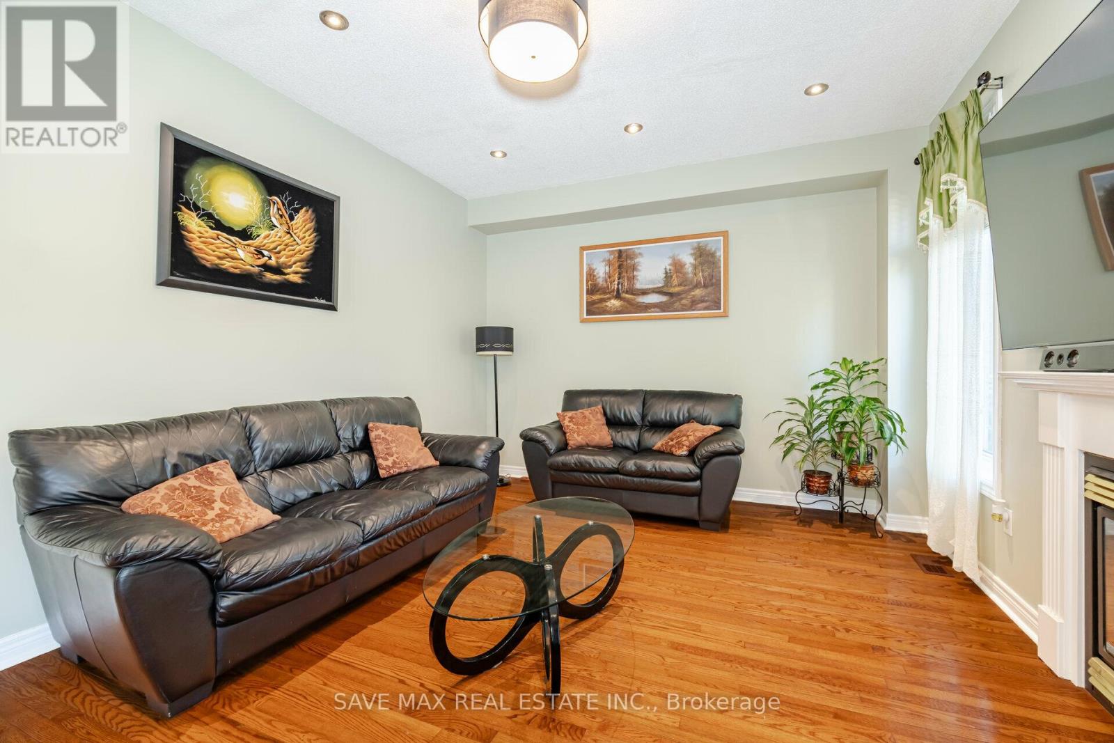 5669 Freshwater Drive, Mississauga, Ontario  L5M 7G1 - Photo 14 - W12251081