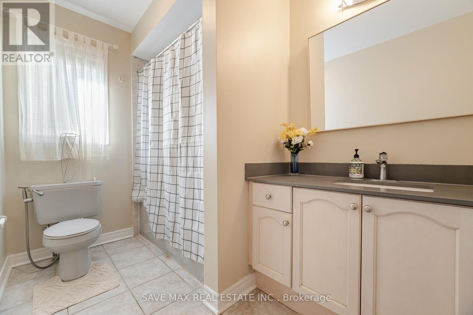5669 Freshwater Drive, Mississauga, Ontario  L5M 7G1 - Photo 33 - W12251081