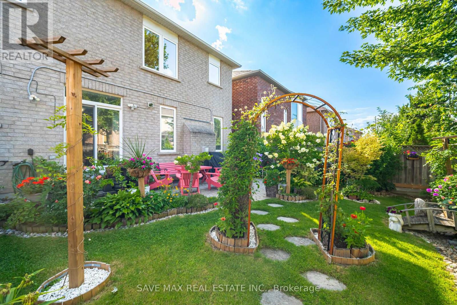 5669 Freshwater Drive, Mississauga, Ontario  L5M 7G1 - Photo 45 - W12251081