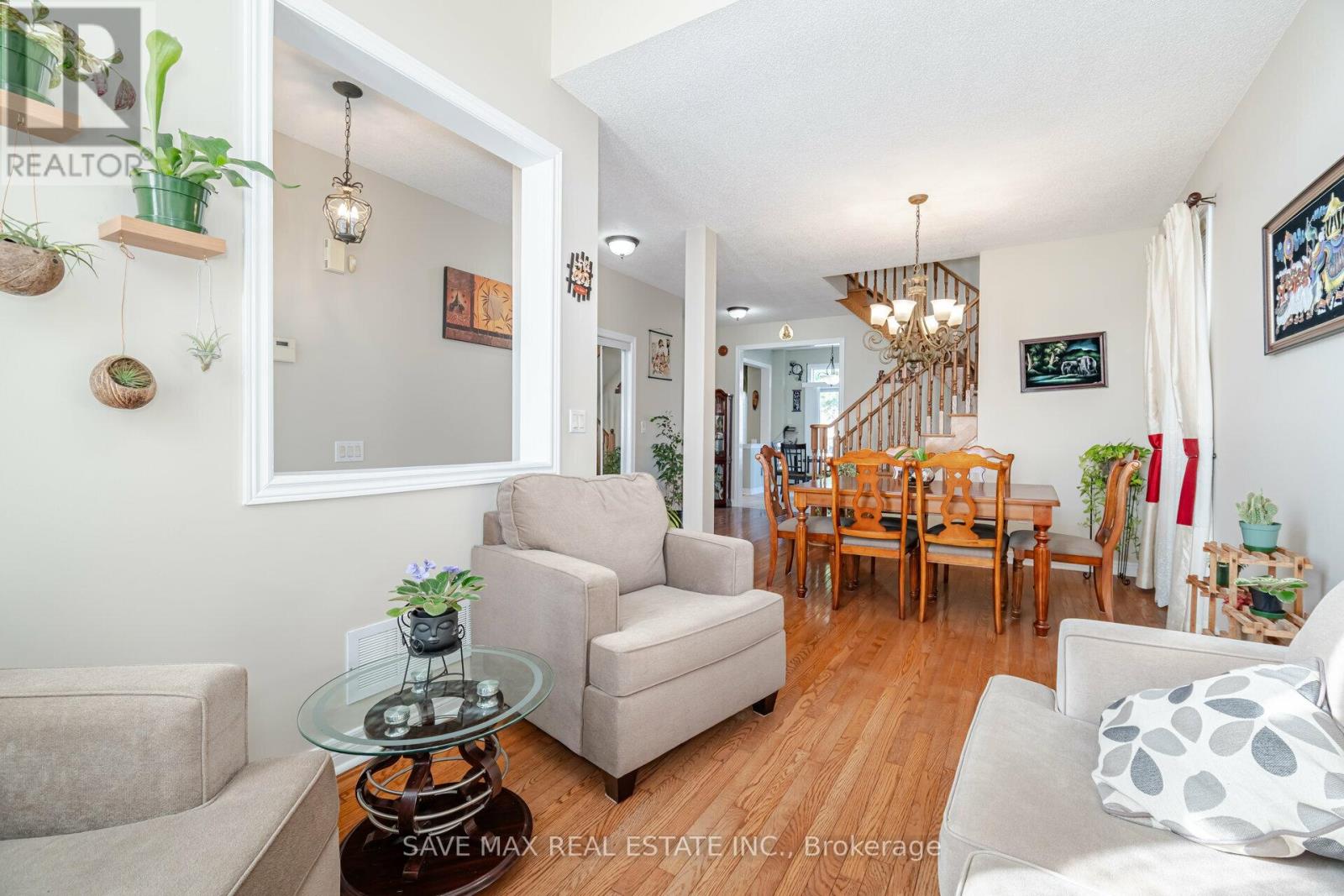 5669 Freshwater Drive, Mississauga, Ontario  L5M 7G1 - Photo 8 - W12251081