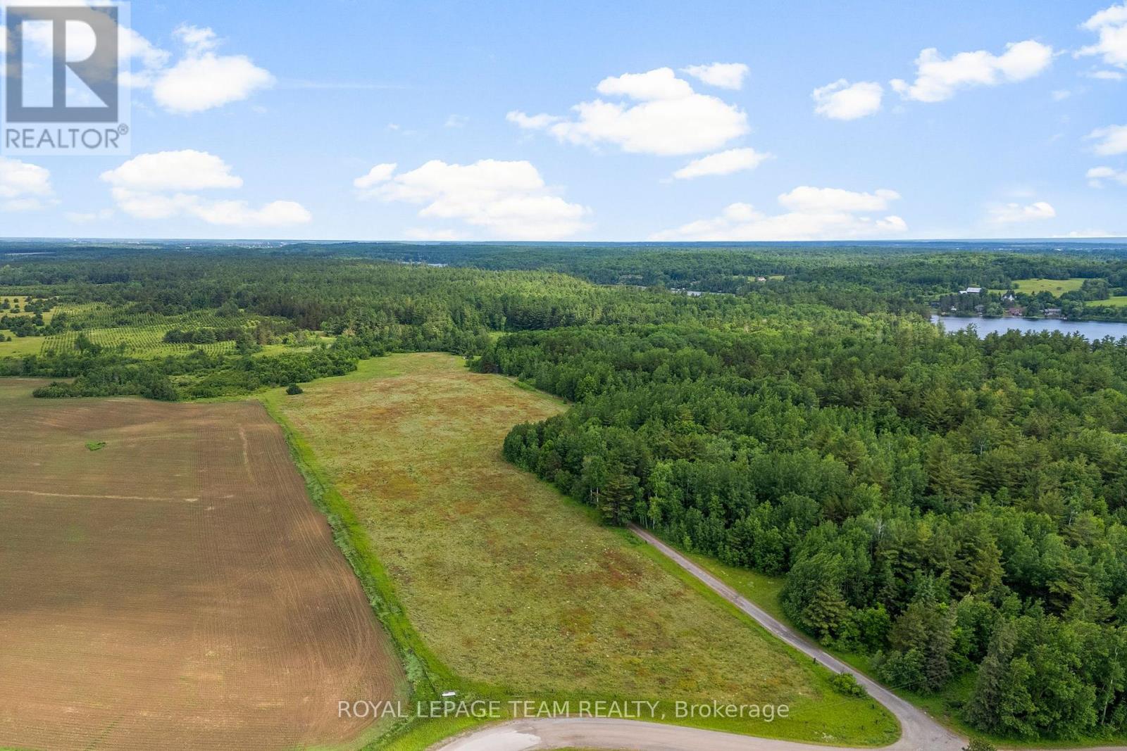 00 Sarah Prissilla Drive, Whitewater Region, Ontario  K0J 1Y0 - Photo 2 - X12251108