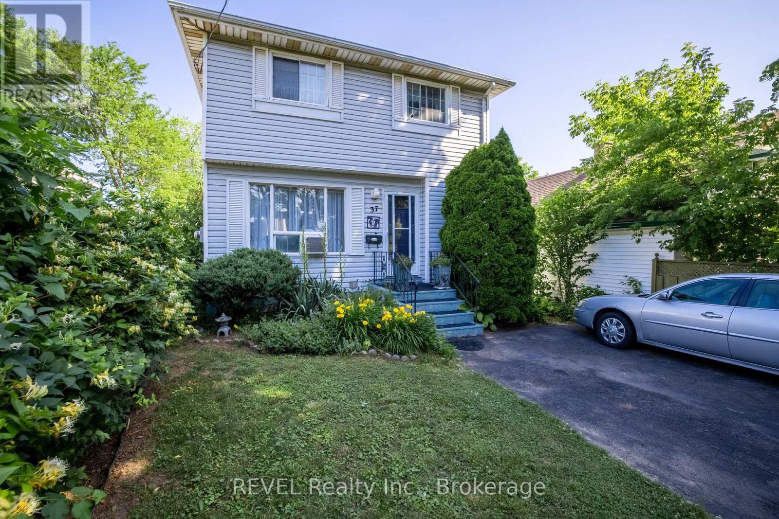 Property at 37 MANCHESTER AVENUE image 2