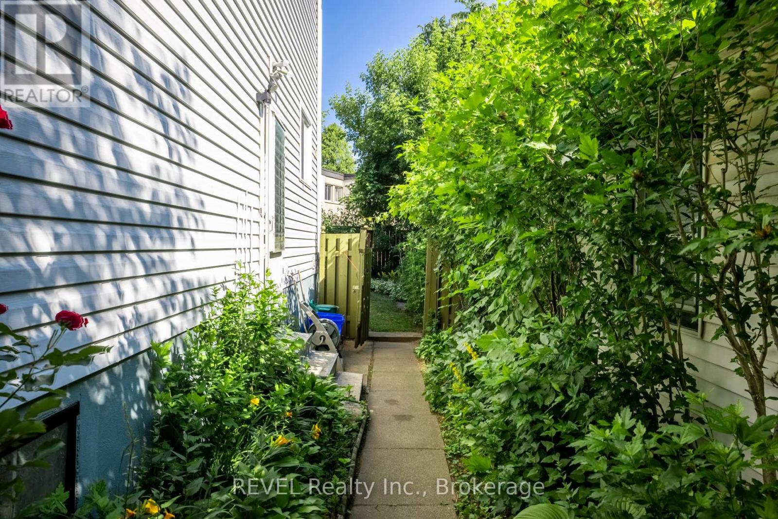 37 Manchester Avenue, St. Catharines, Ontario  L2R 1N9 - Photo 24 - X12251119
