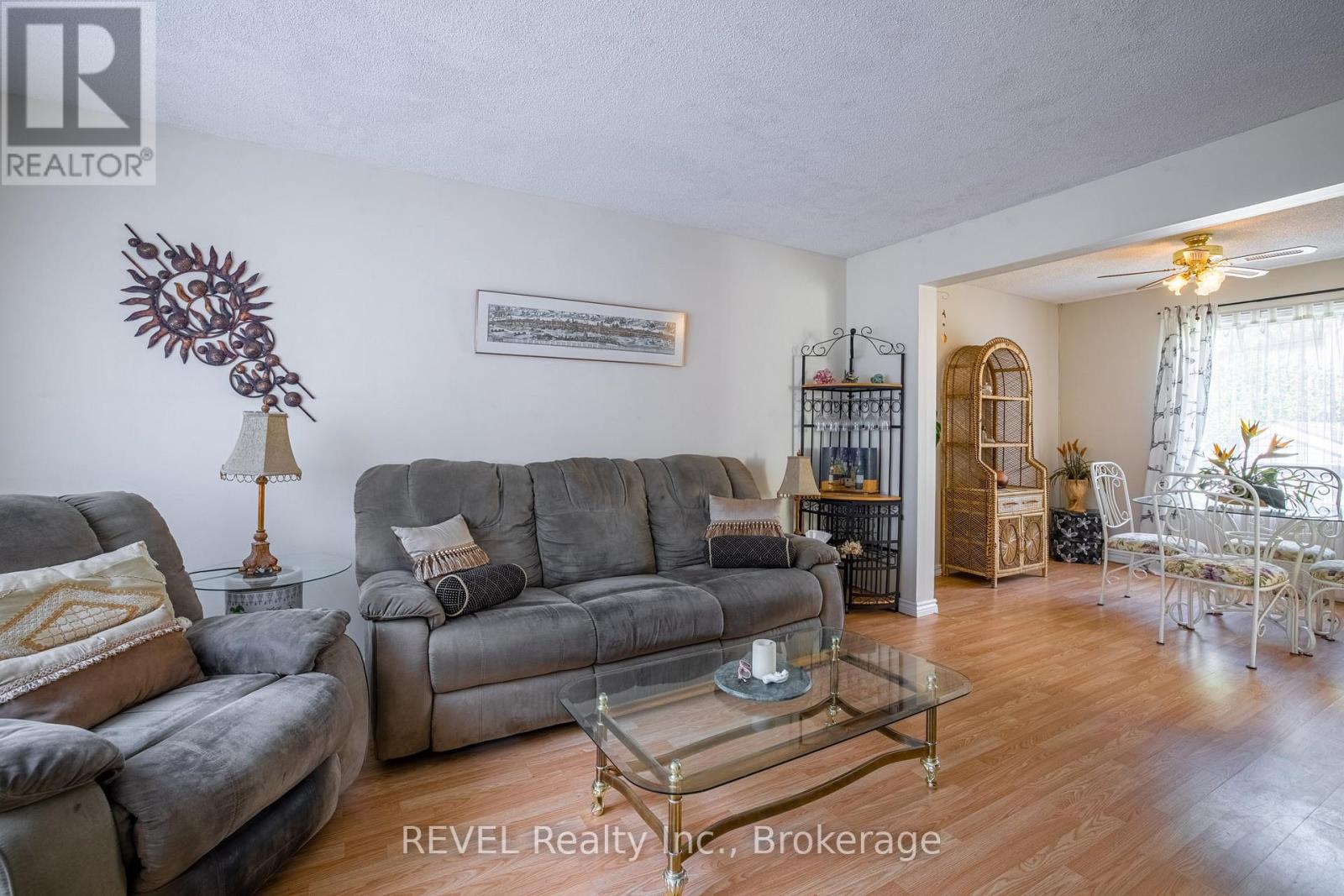 37 Manchester Avenue, St. Catharines, Ontario  L2R 1N9 - Photo 6 - X12251119