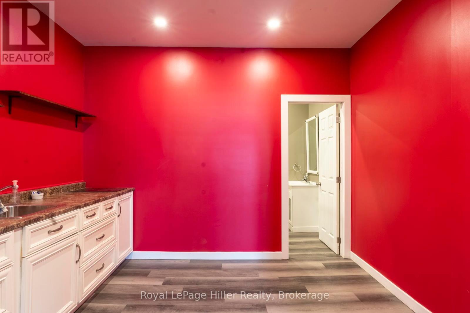 21 Market Place, Stratford, Ontario N5A 1A4 - Photo 17 - X12251141