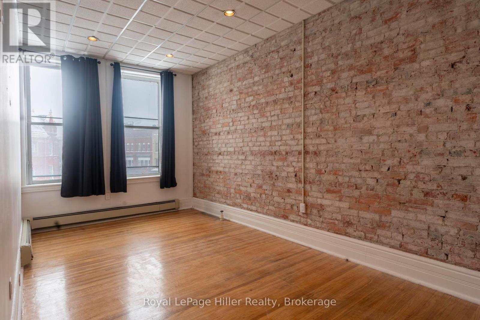 21 Market Place, Stratford, Ontario N5A 1A4 - Photo 27 - X12251141