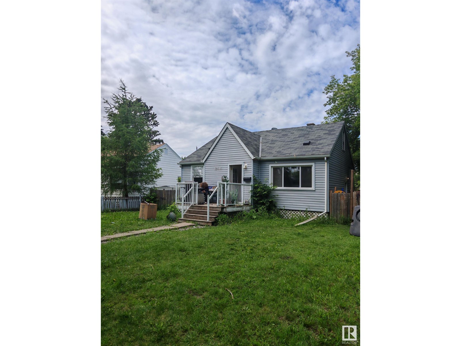 Property at 12414 85 ST NW NW image