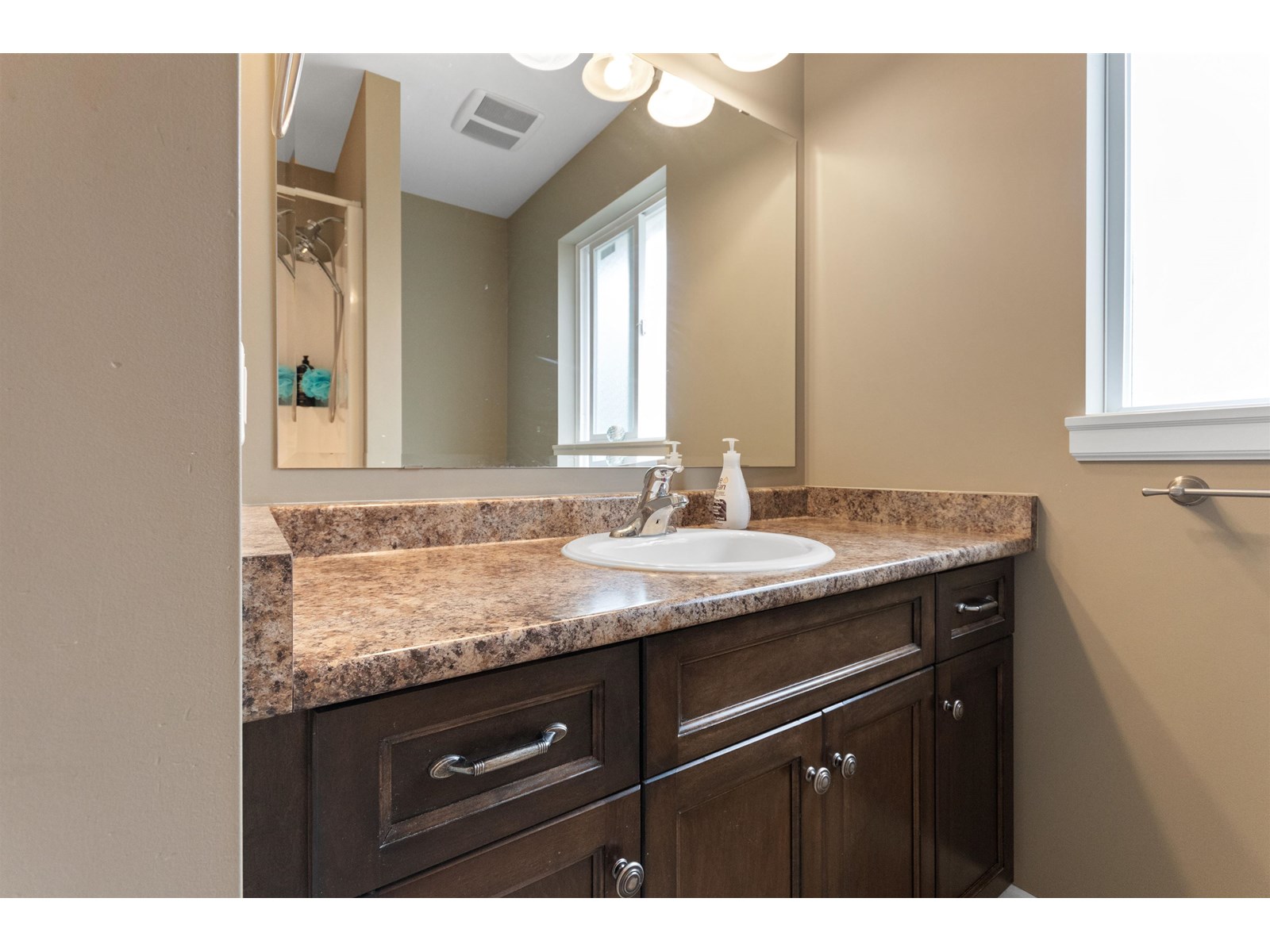 65886 Park Avenue, Kawkawa Lake, Hope, British Columbia  V0X 1L1 - Photo 15 - R3020816