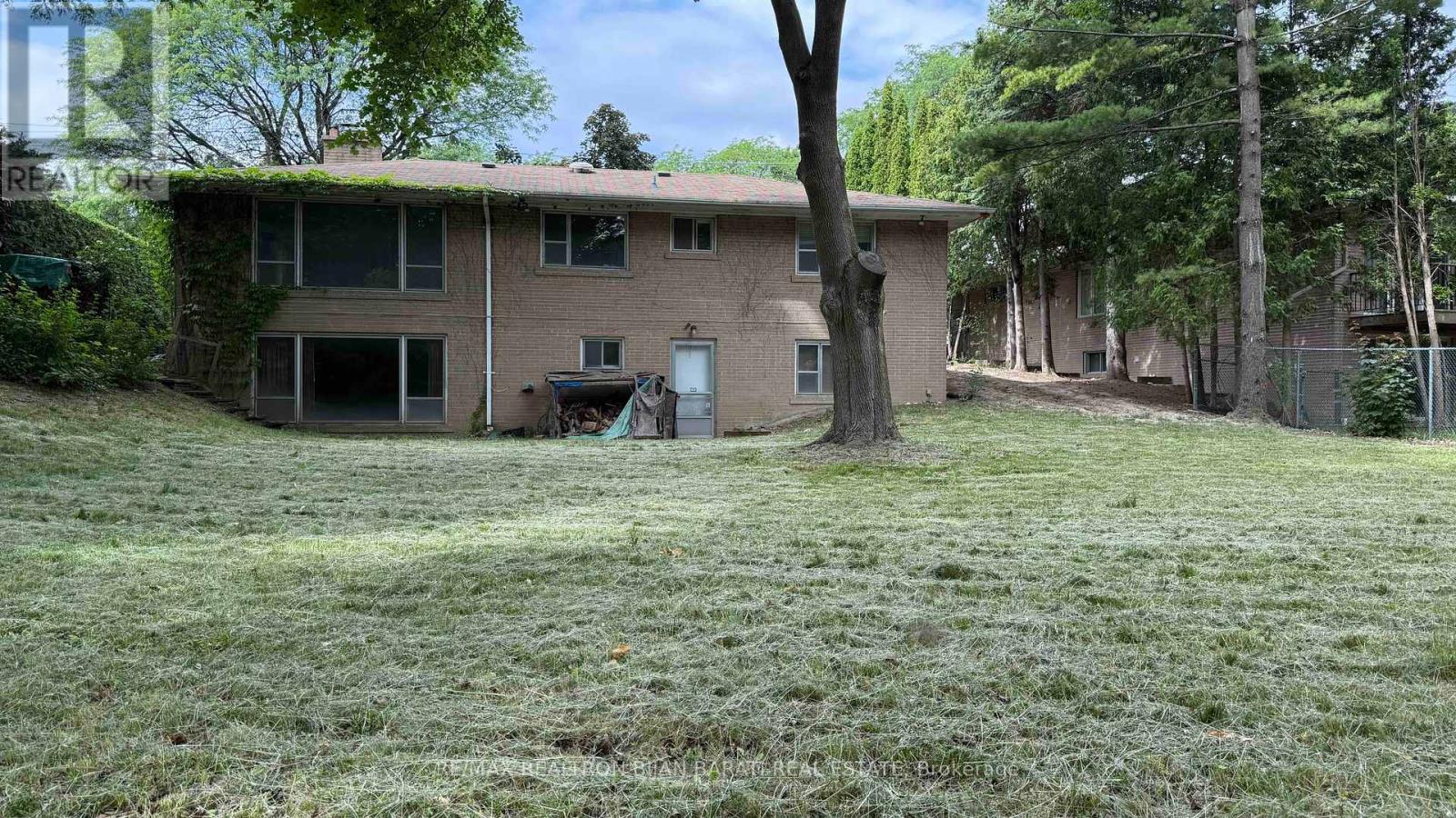107 Burbank Drive, Toronto, Ontario  M2K 1N6 - Photo 6 - C12249714