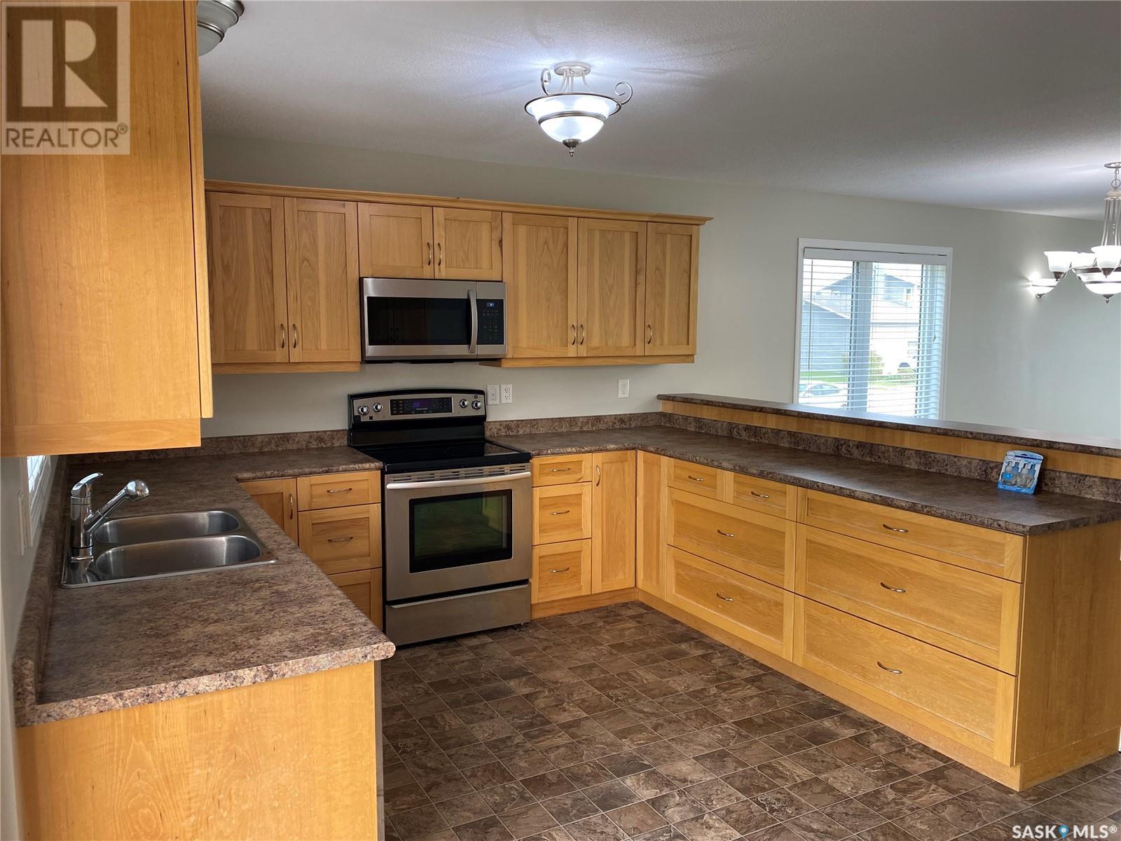 Property at 606 7th AVENUE W image 3