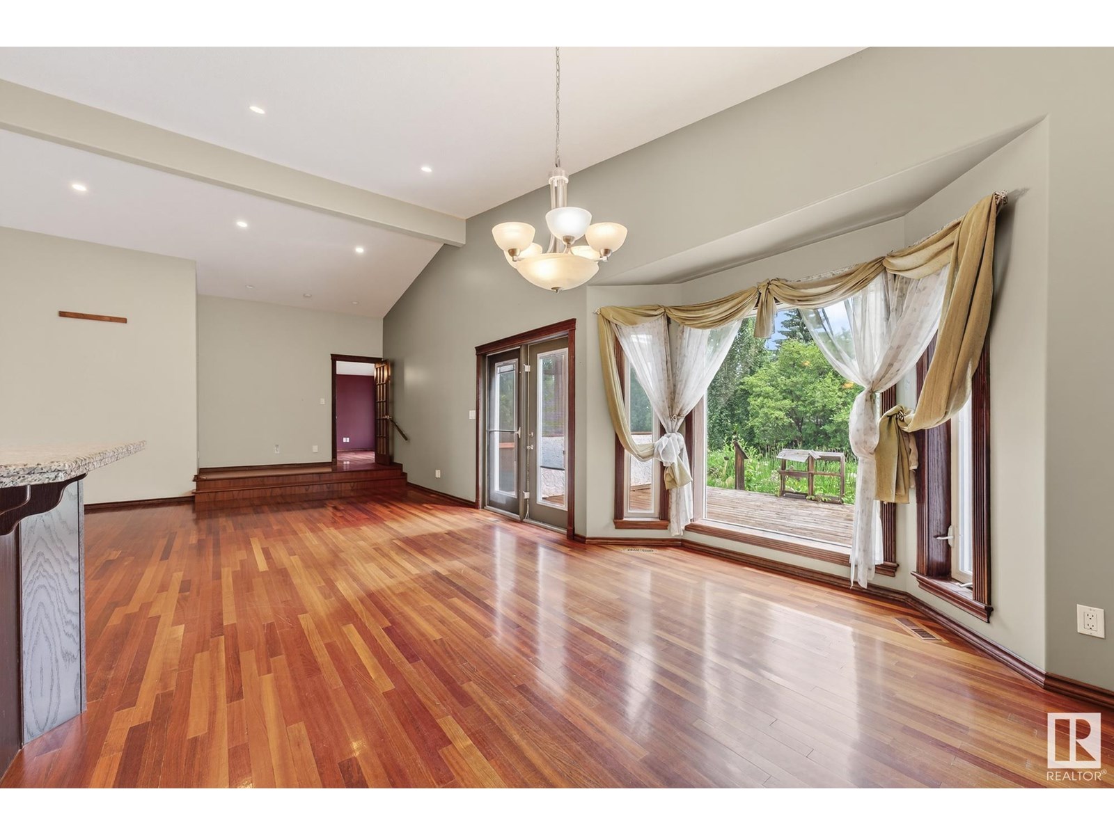 Property at 112 ACACIA CO image 3