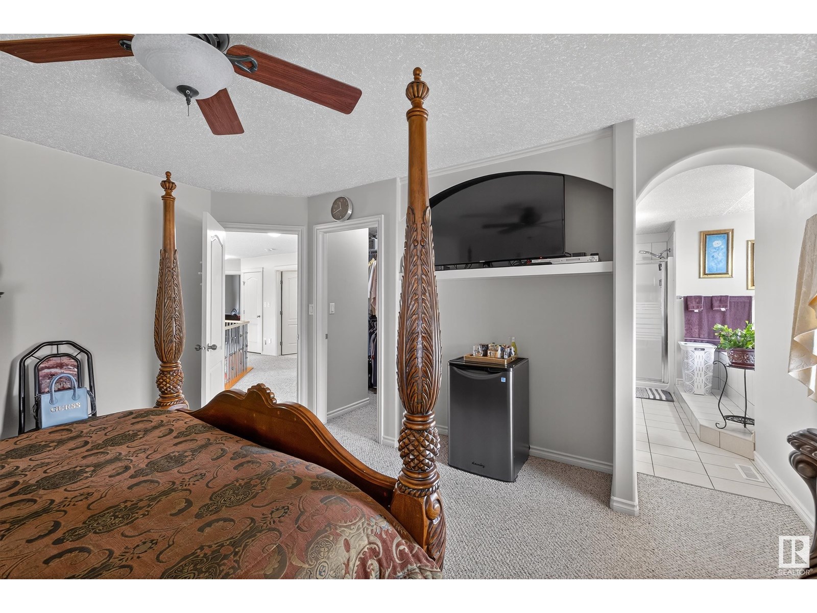 Property at 10671 180 AV NW image 2