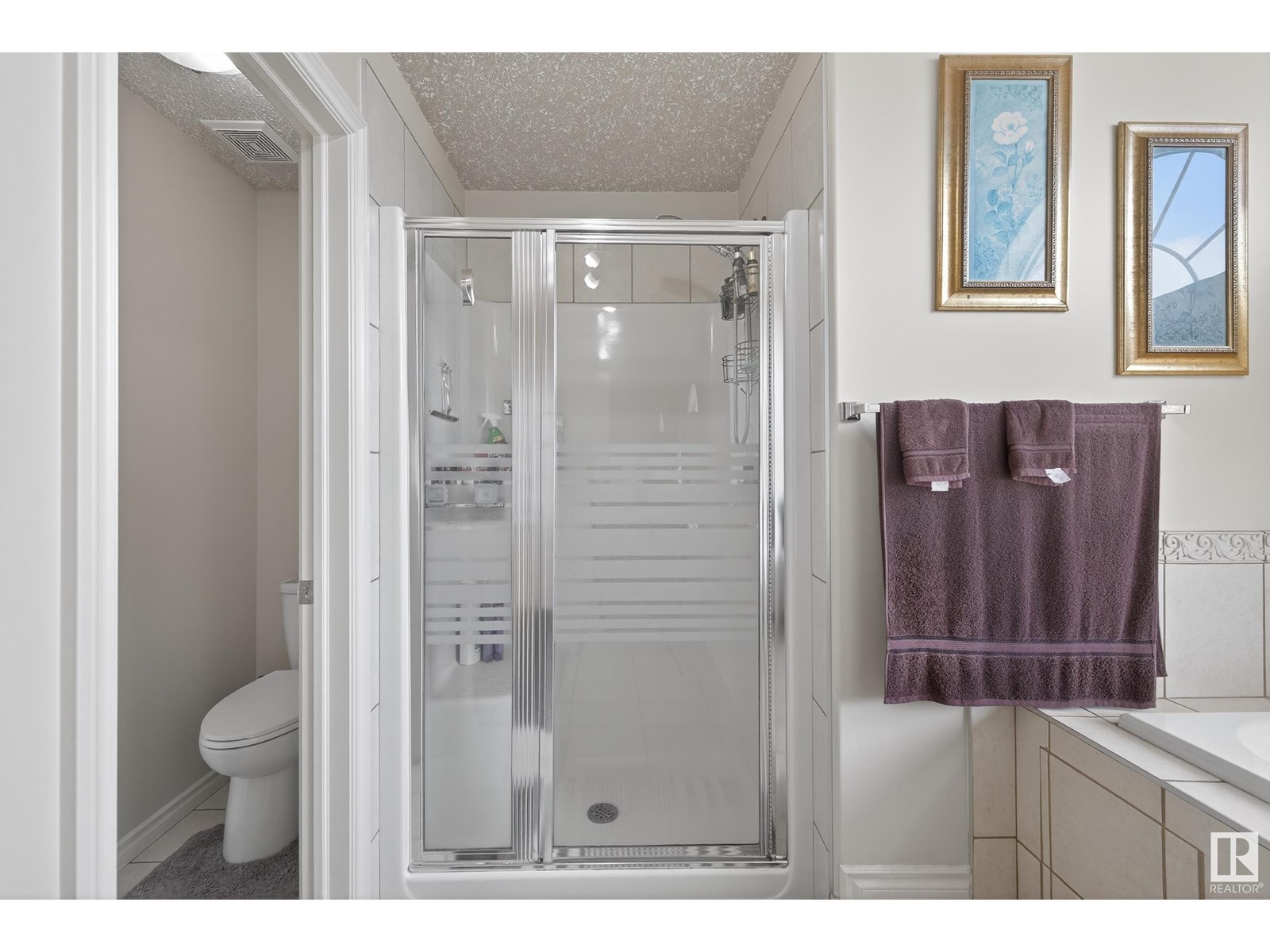 Property at 10671 180 AV NW image 5