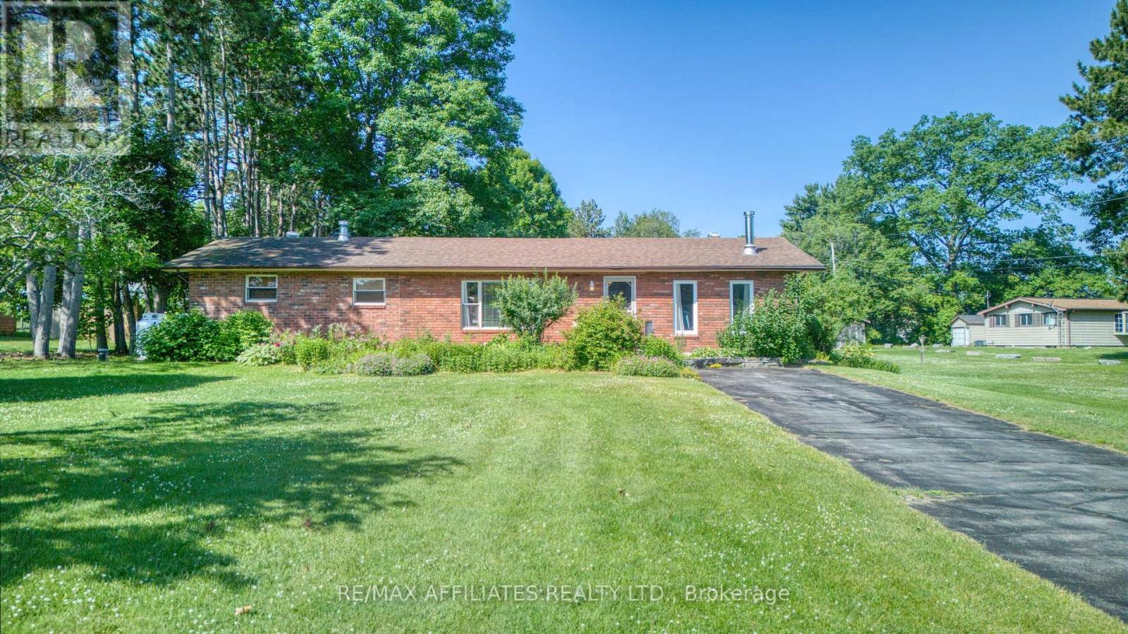 49 MOUNTAIN ROAD, Westport, Ontario