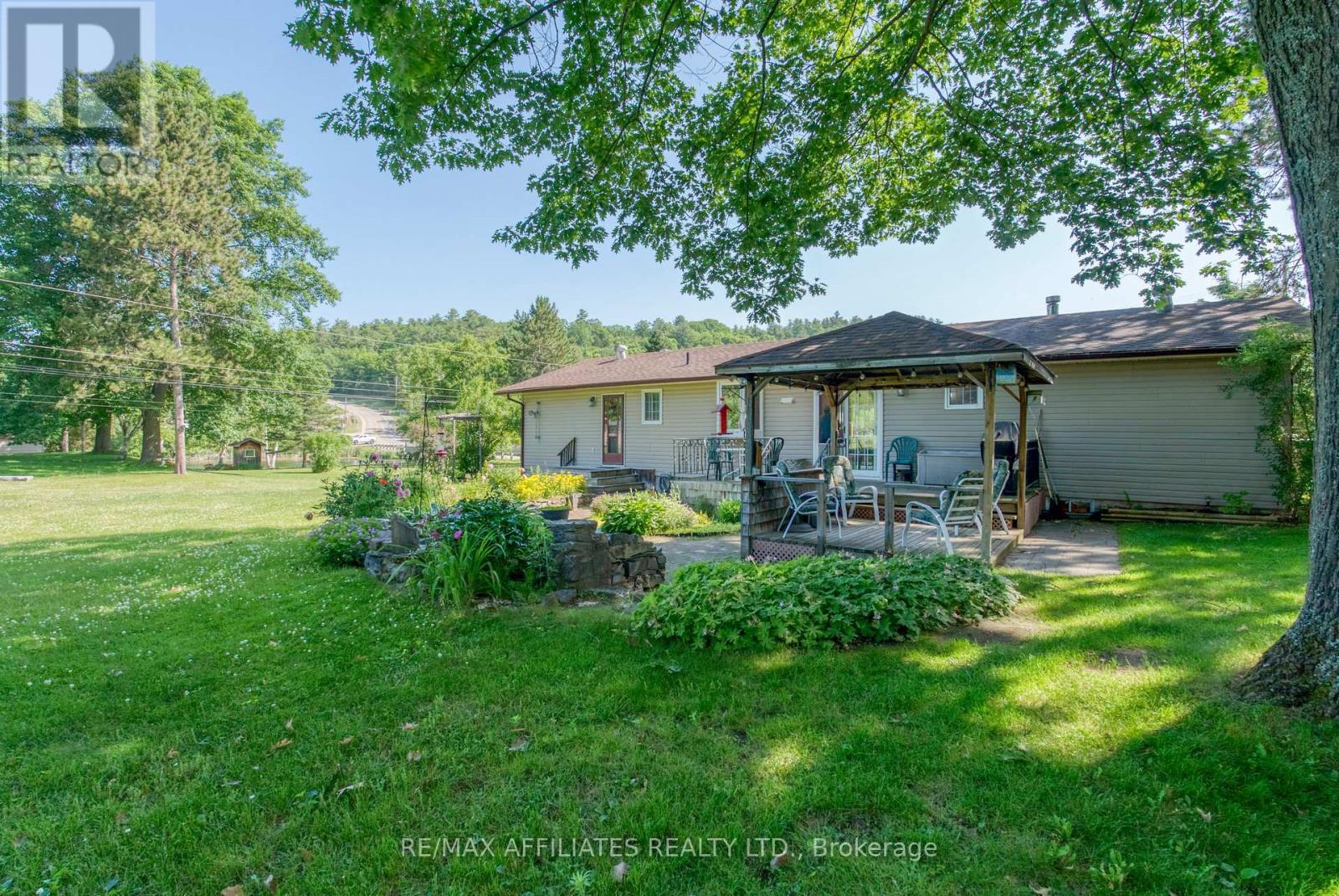 49 Mountain Road, Westport, Ontario  K0G 1X0 - Photo 2 - X12251169