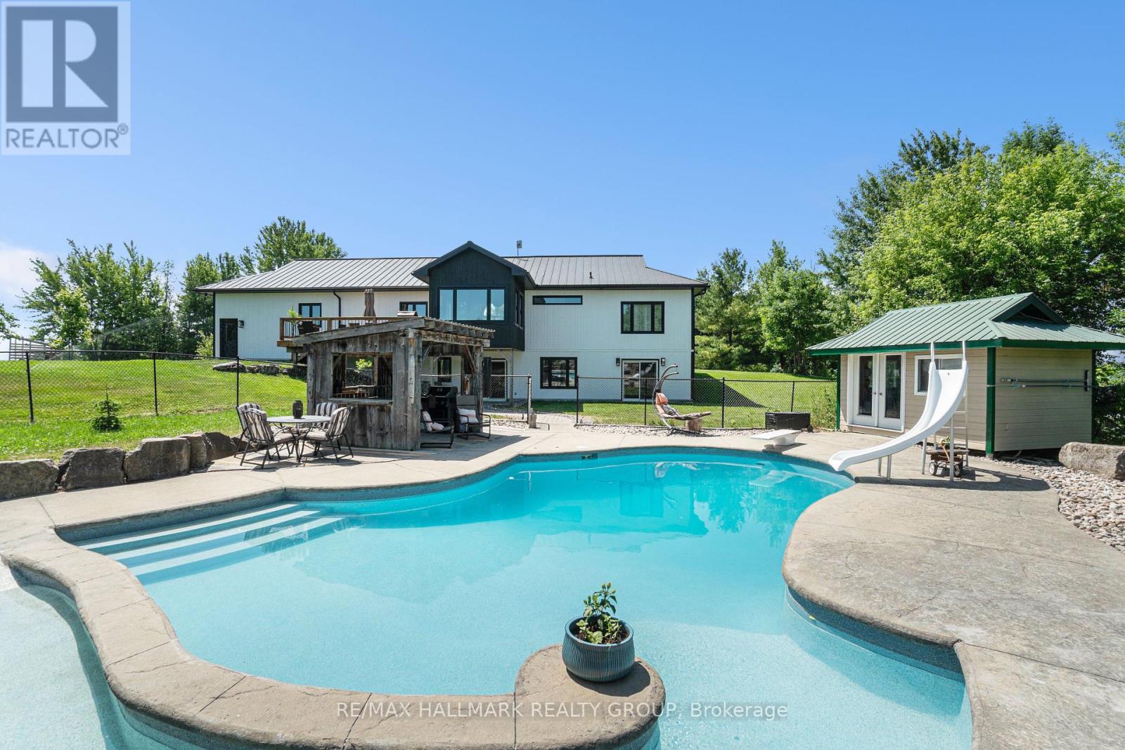 Property at 422 OLD COACH ROAD image 3