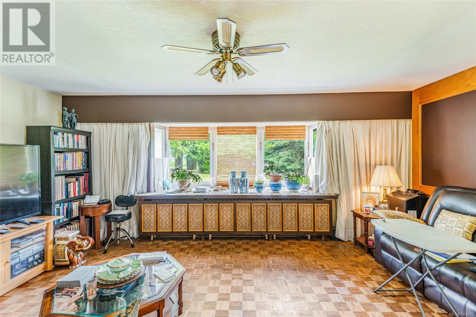 Property at 7878 Wardrop Rd image 3