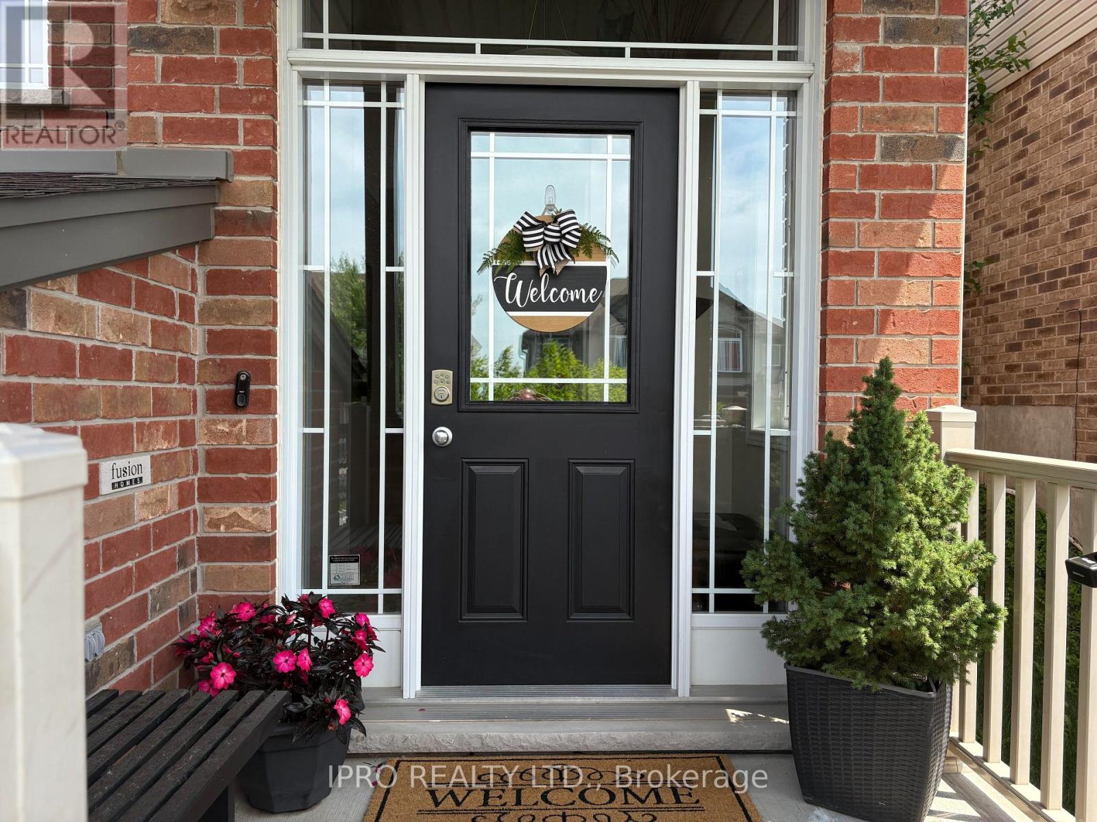 Property at 102 OAKES CRESCENT image 2