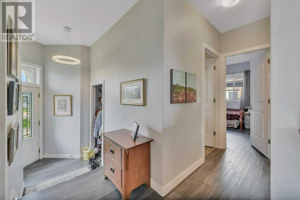 Property at 137 Oldring Crescent image 4