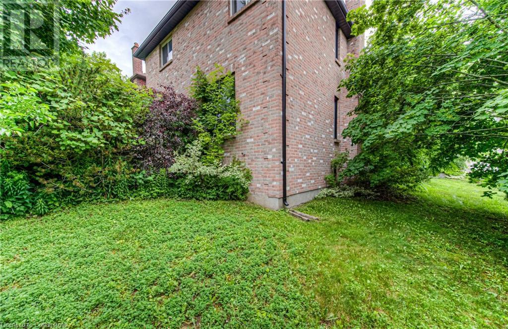 Property at 383 BURNETT Avenue image 4