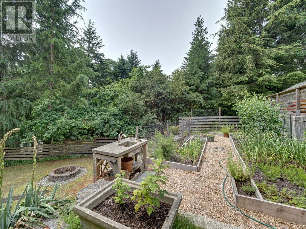 Property at 8057 COOPER ROAD image 4